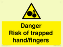 danger-risk-of-trapped-handfingers~